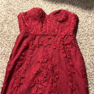 Chic Strapless Red Lace Dress